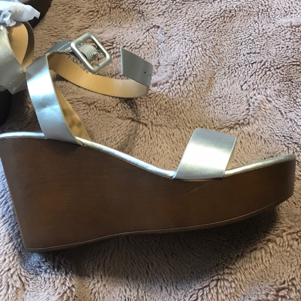 BNWT ladies size 8 silver wedge sandals by Refresh
